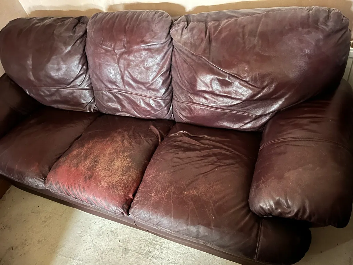 3 seater sofa and 2 arm chairs - Image 1