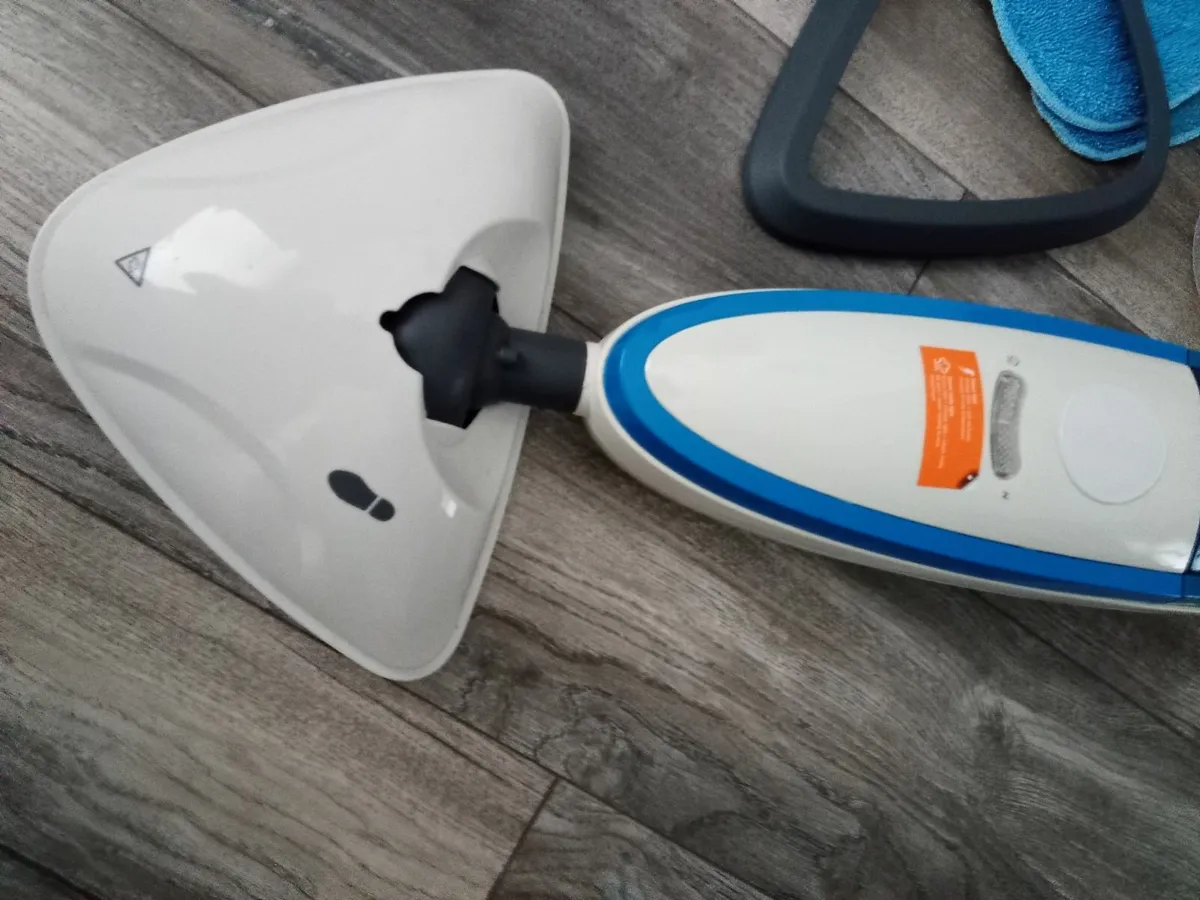 Vax Brand Floor / Carpet Steam Cleaner. - Image 4