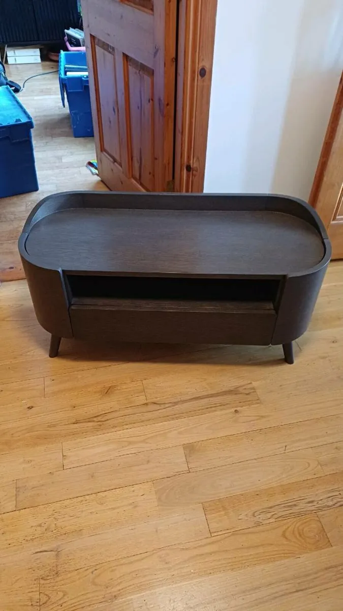 Compact TV media unit - Image 1