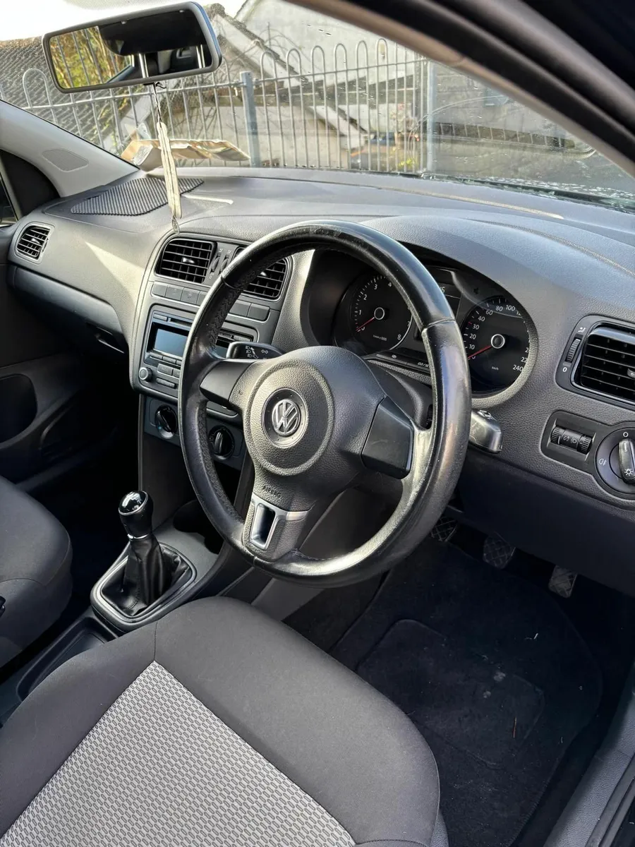 Volkswagen Polo 2013 - Image 2