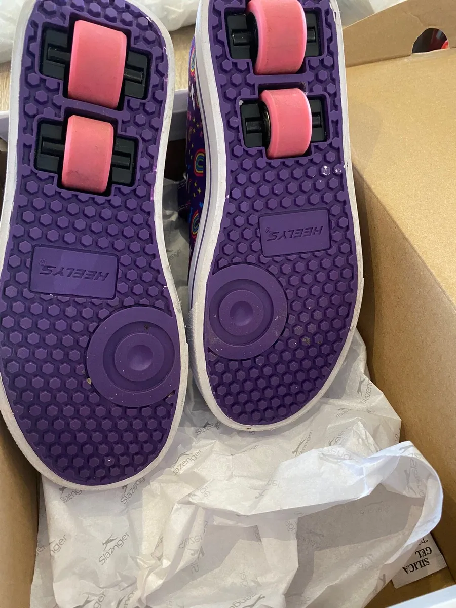 Heelys size 2 - Image 3