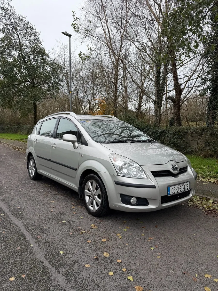 TOYOTA COROLLA VERSO 7 SEATER  NCT 02/27 - Image 1