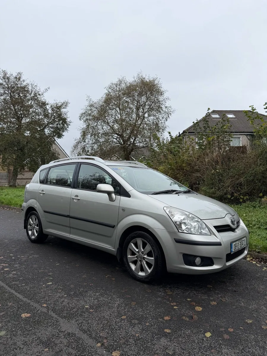 TOYOTA COROLLA VERSO 7 SEATER  NCT 02/27 - Image 3