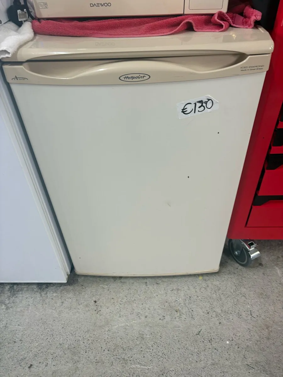 Hotpoint under counter fridge - Image 1