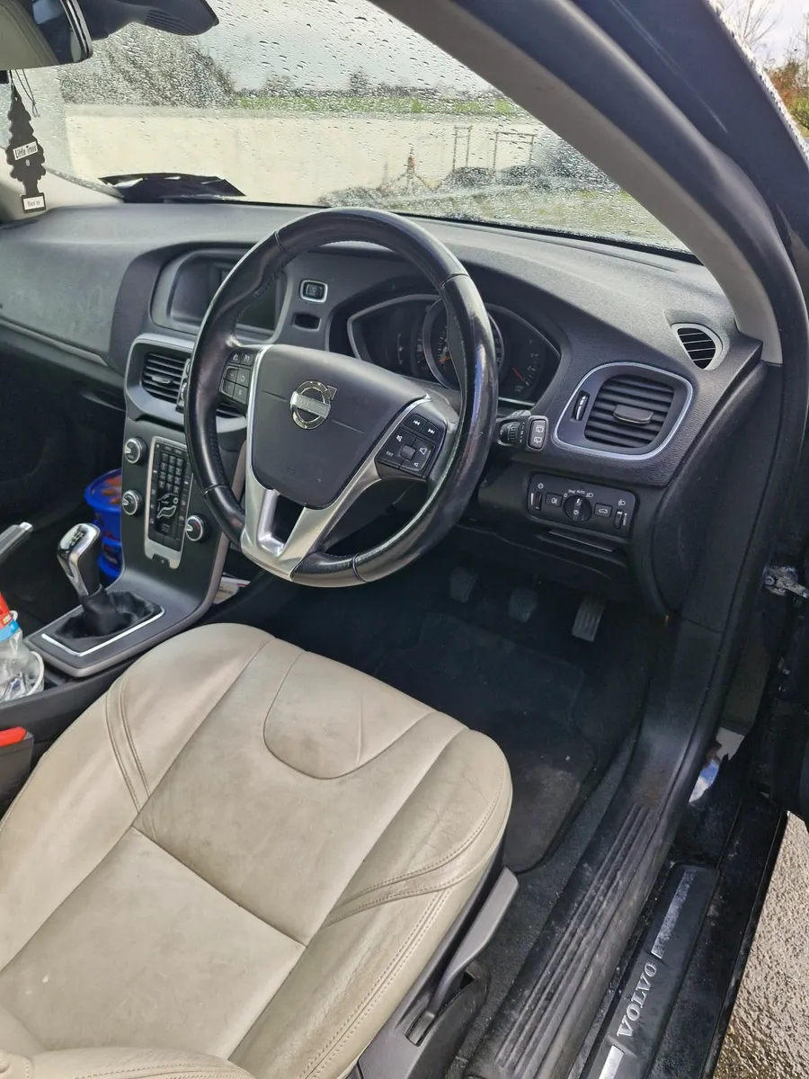 Volvo V40 2014 - Image 4