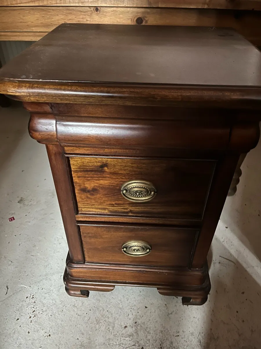 Bedside cabinets - Image 1