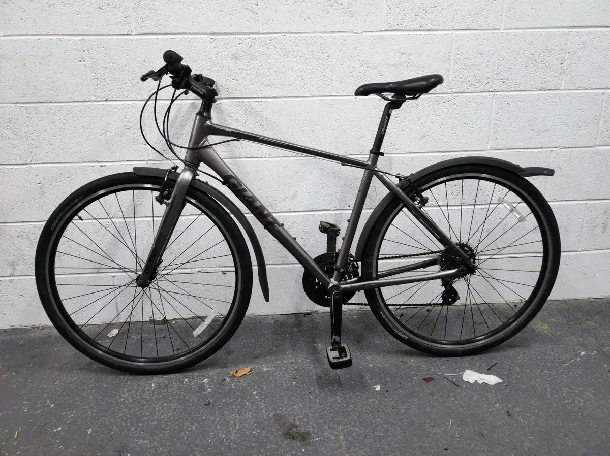 GIANT ESCAPE.  Bike - Image 2