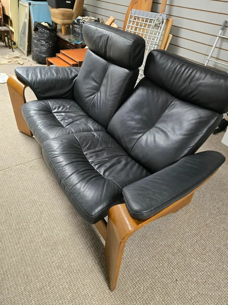 Vintage Stressless ekorness leather sofa - Image 3
