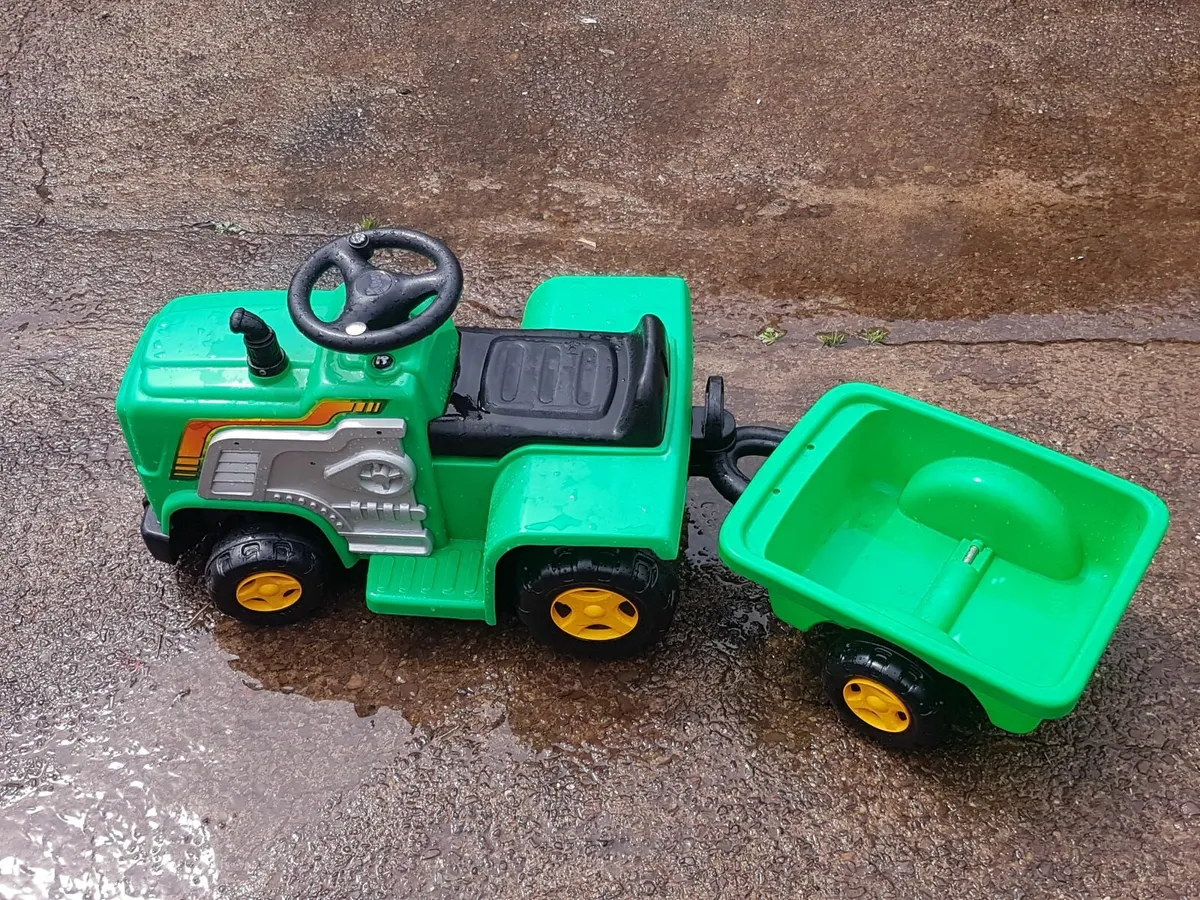KIDS RIDE ON TRACTOR AND TRAILER - FOR SALE