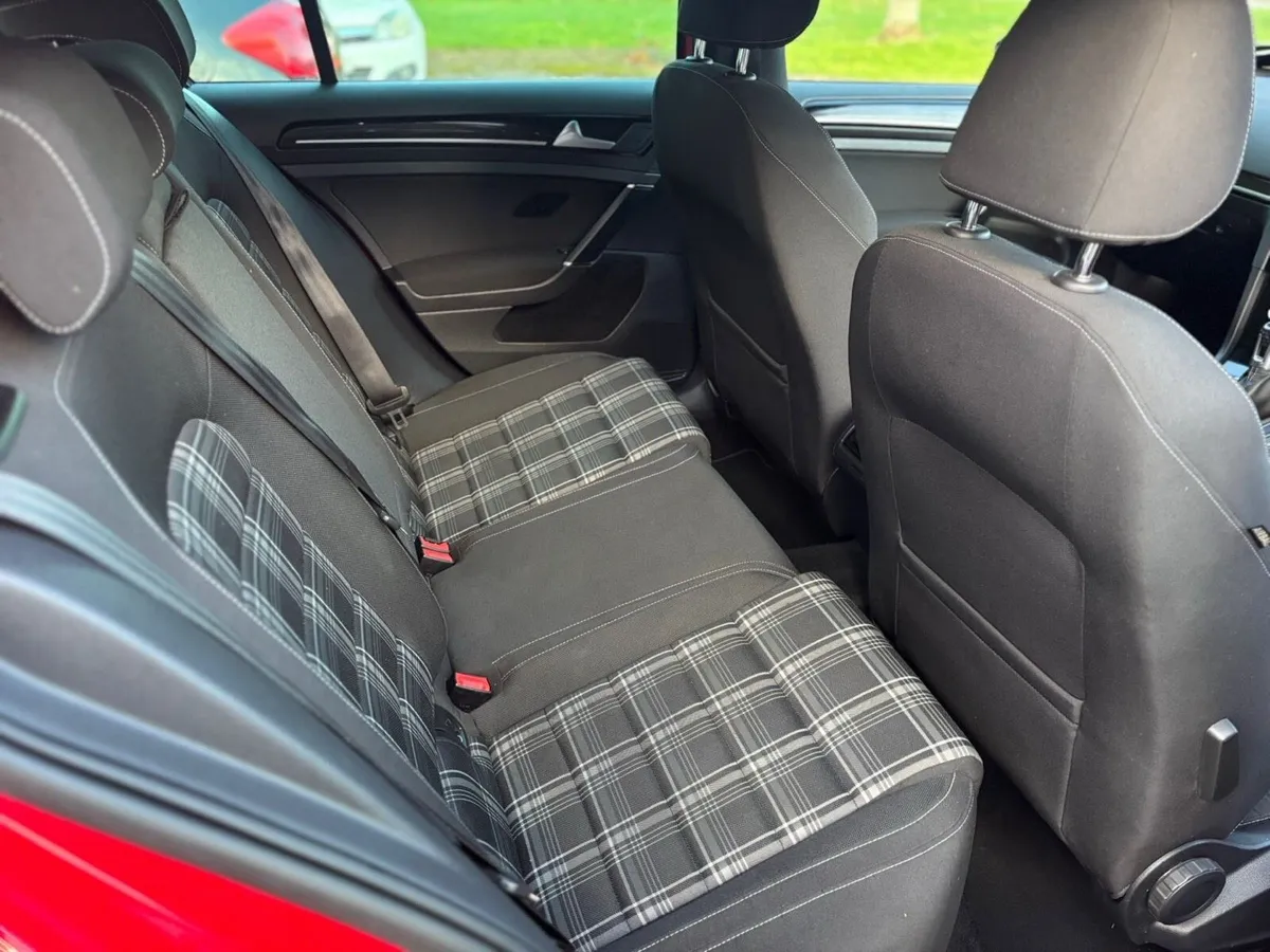 Volkswagen Golf GTD - Image 4