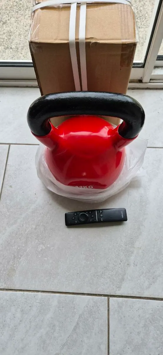 Brand new large 32 kilo cast iron kettlebell - Image 1