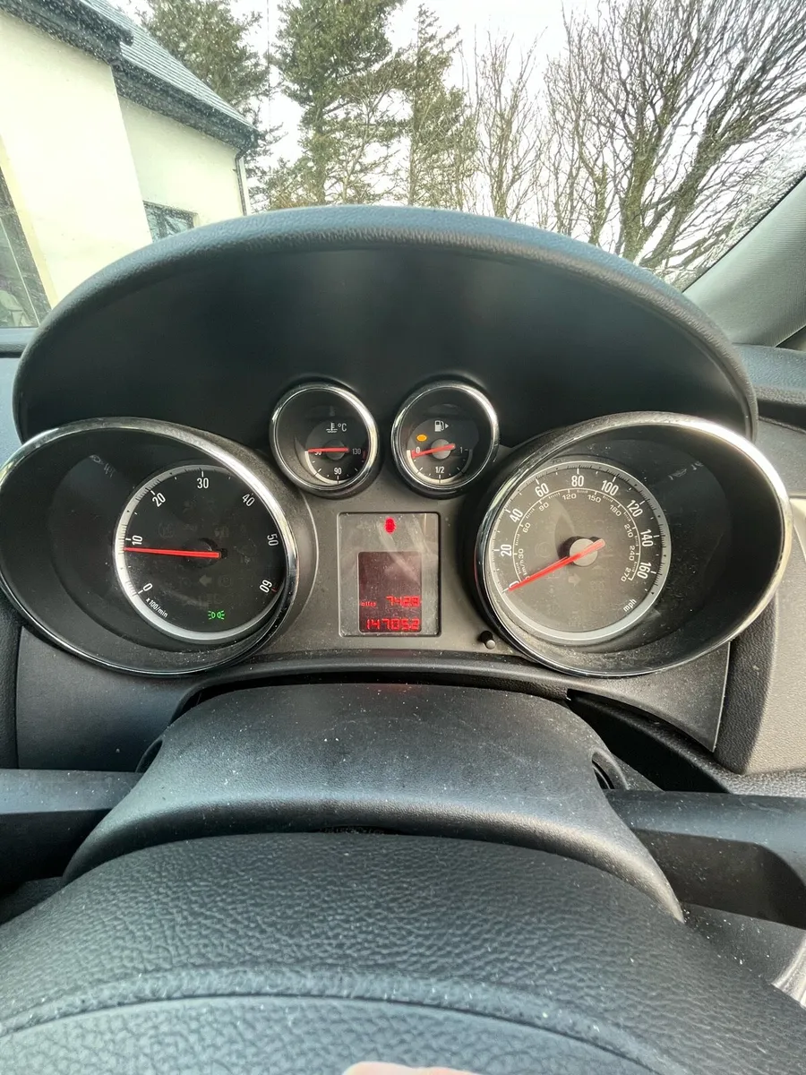 Vaxhall Astra 2011 CDTi ecoflex - Image 2