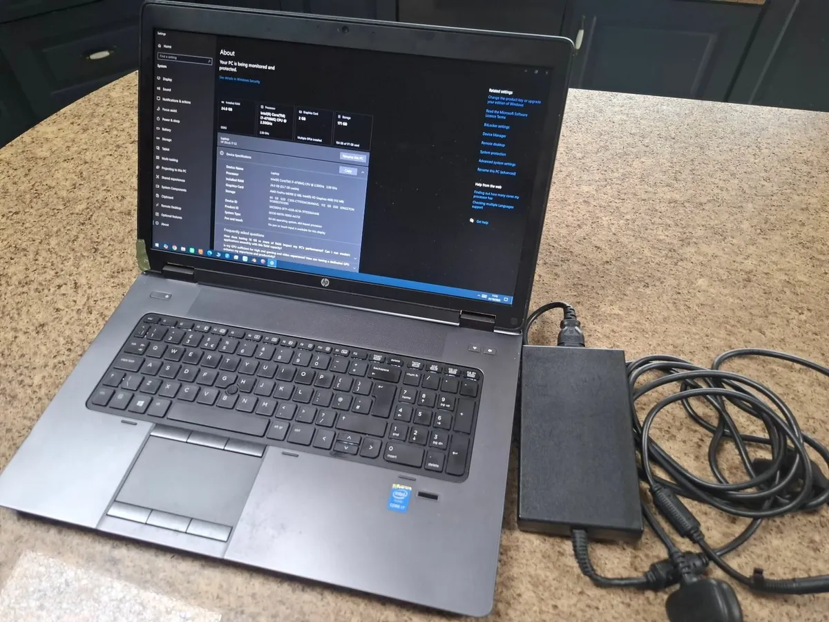 HP zBook G2 17" Monitor Laptop