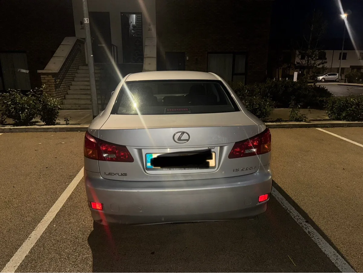 Lexus is220D - Image 4