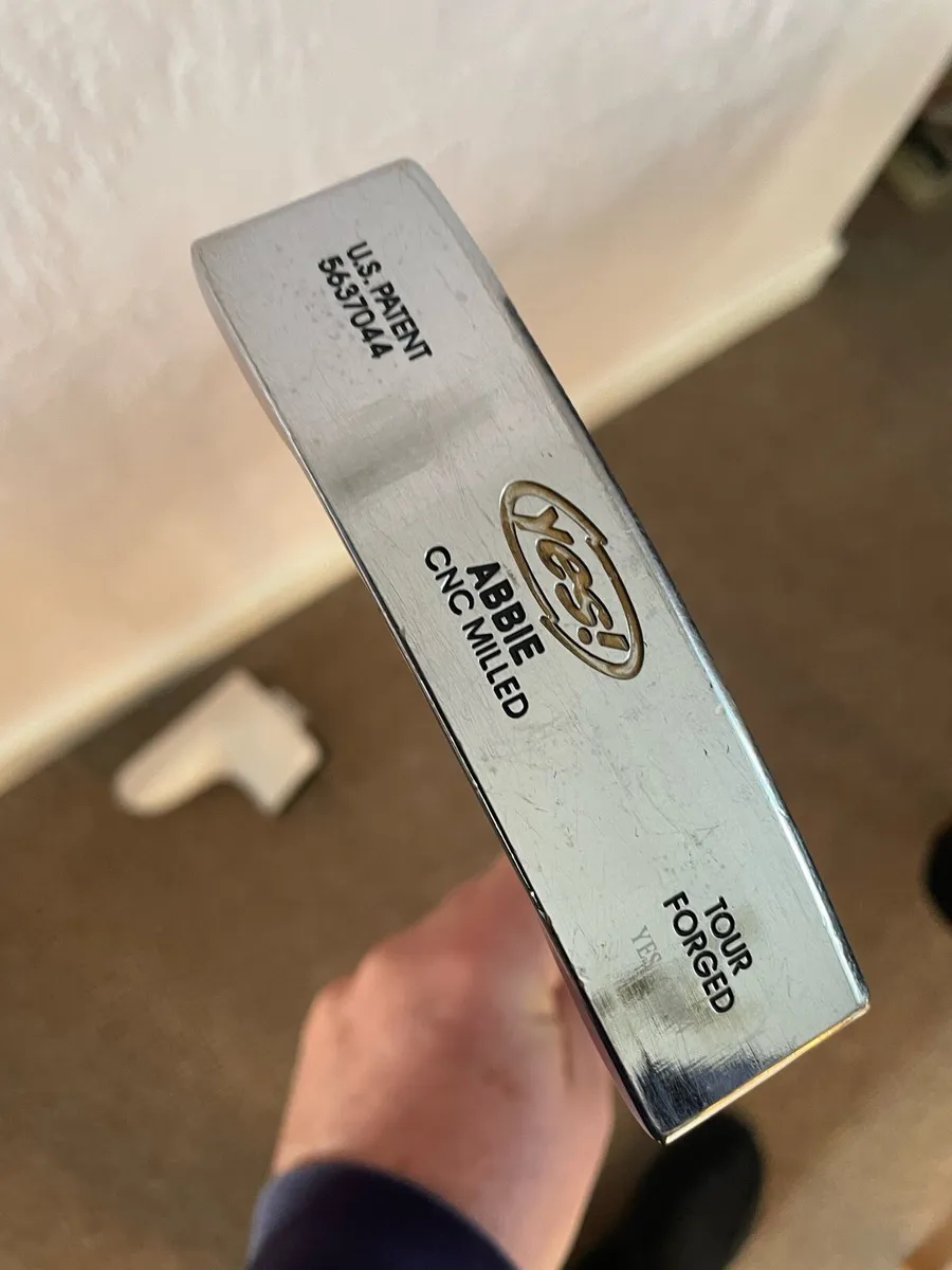 YES putter - Image 1