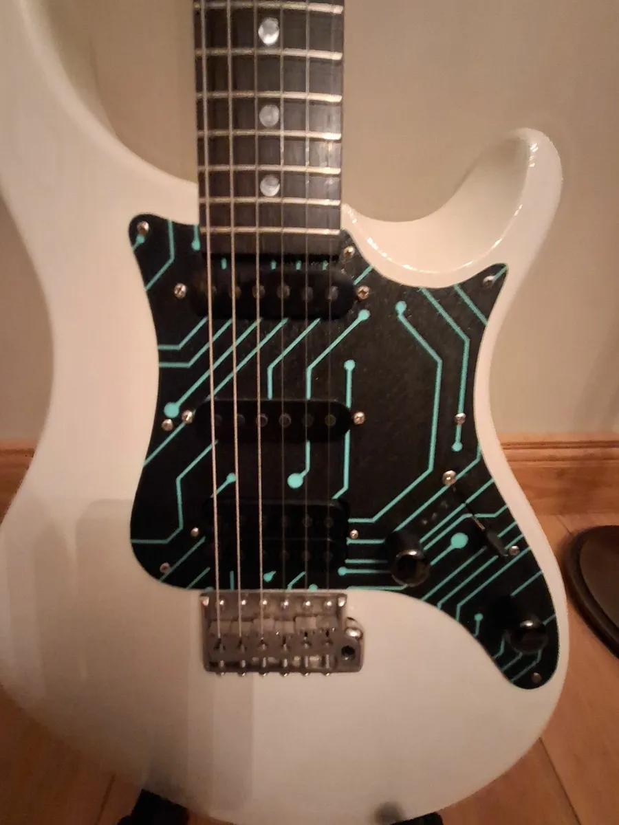 PRS SE EG Guitar in Excellent Condition - Image 3