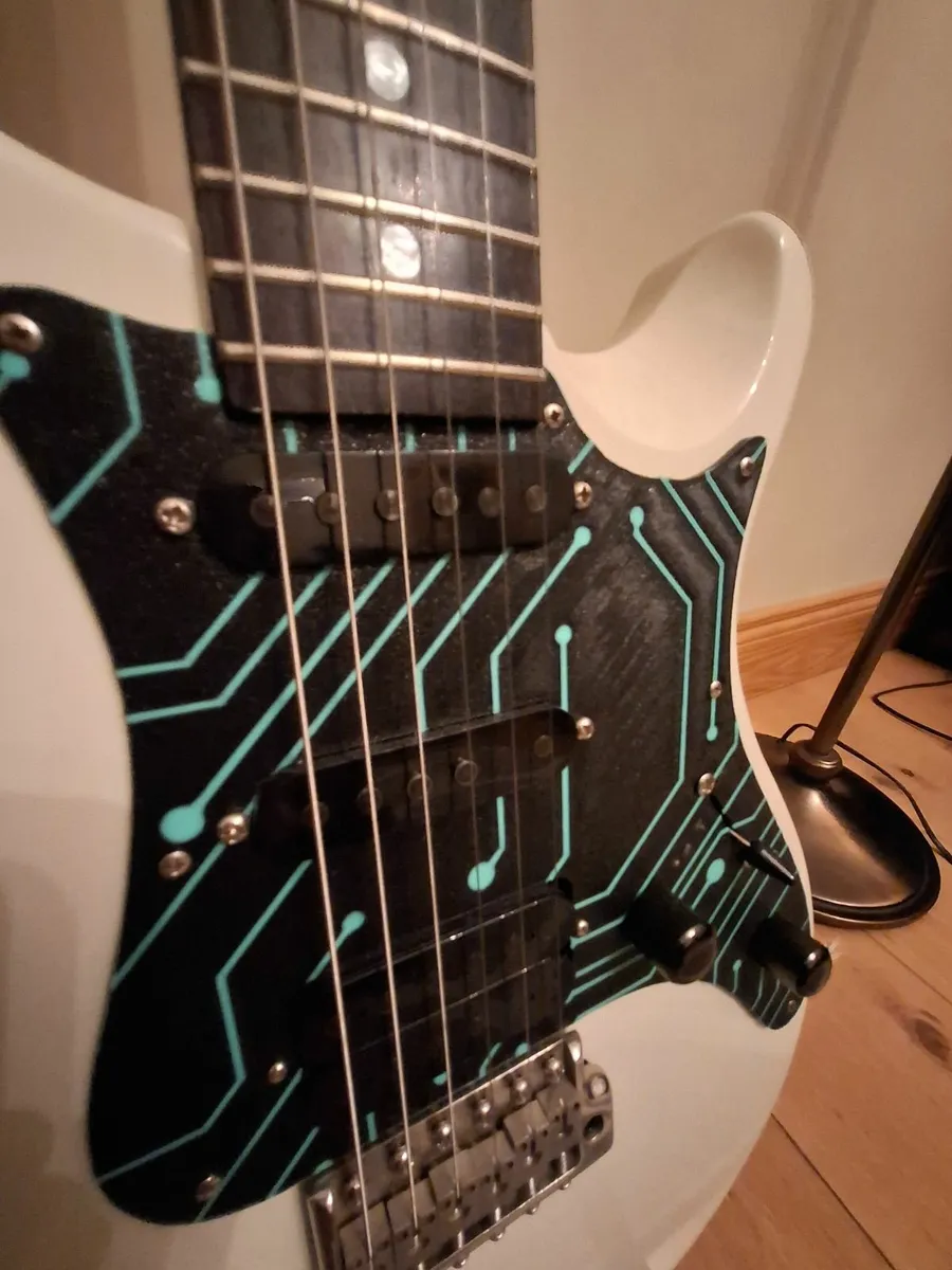 PRS SE EG Guitar in Excellent Condition - Image 4