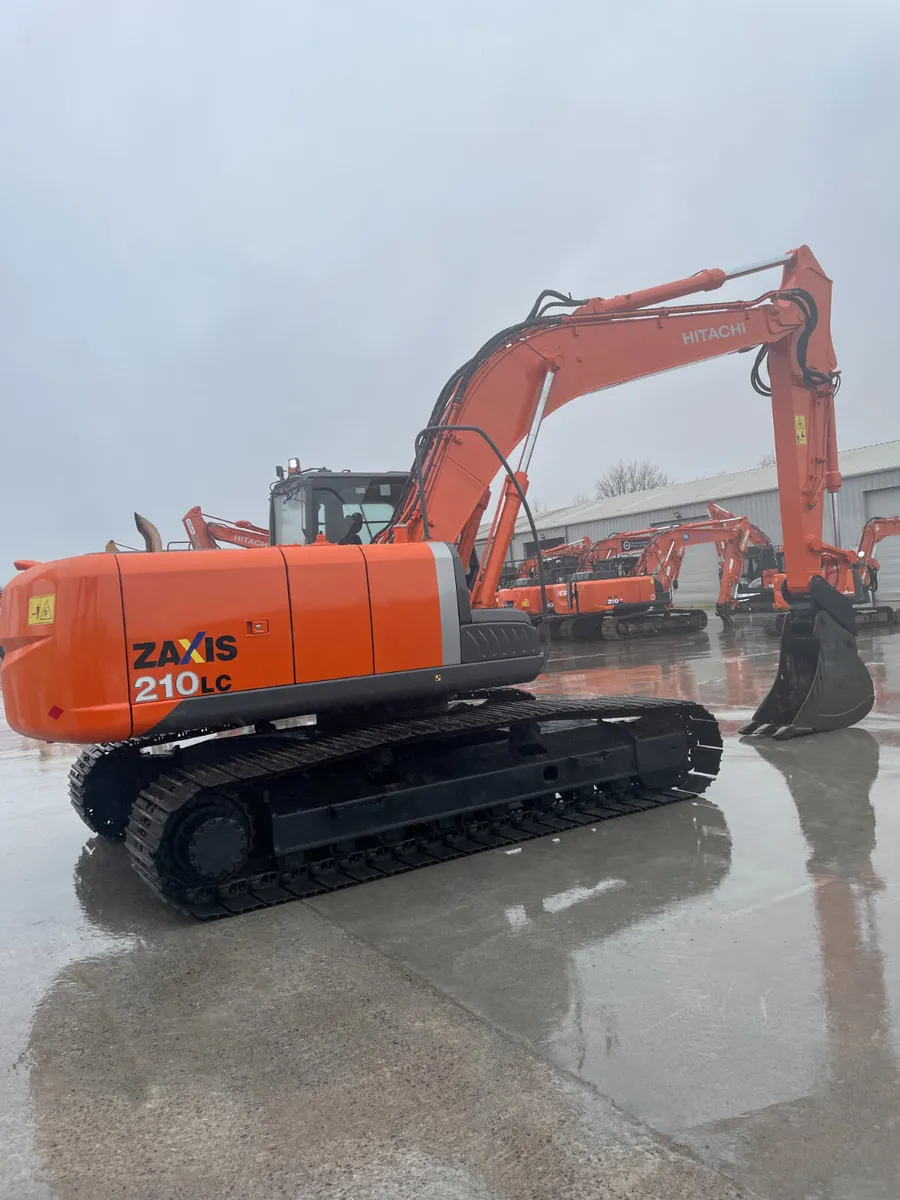HITACHI ZX210-3 - Image 3