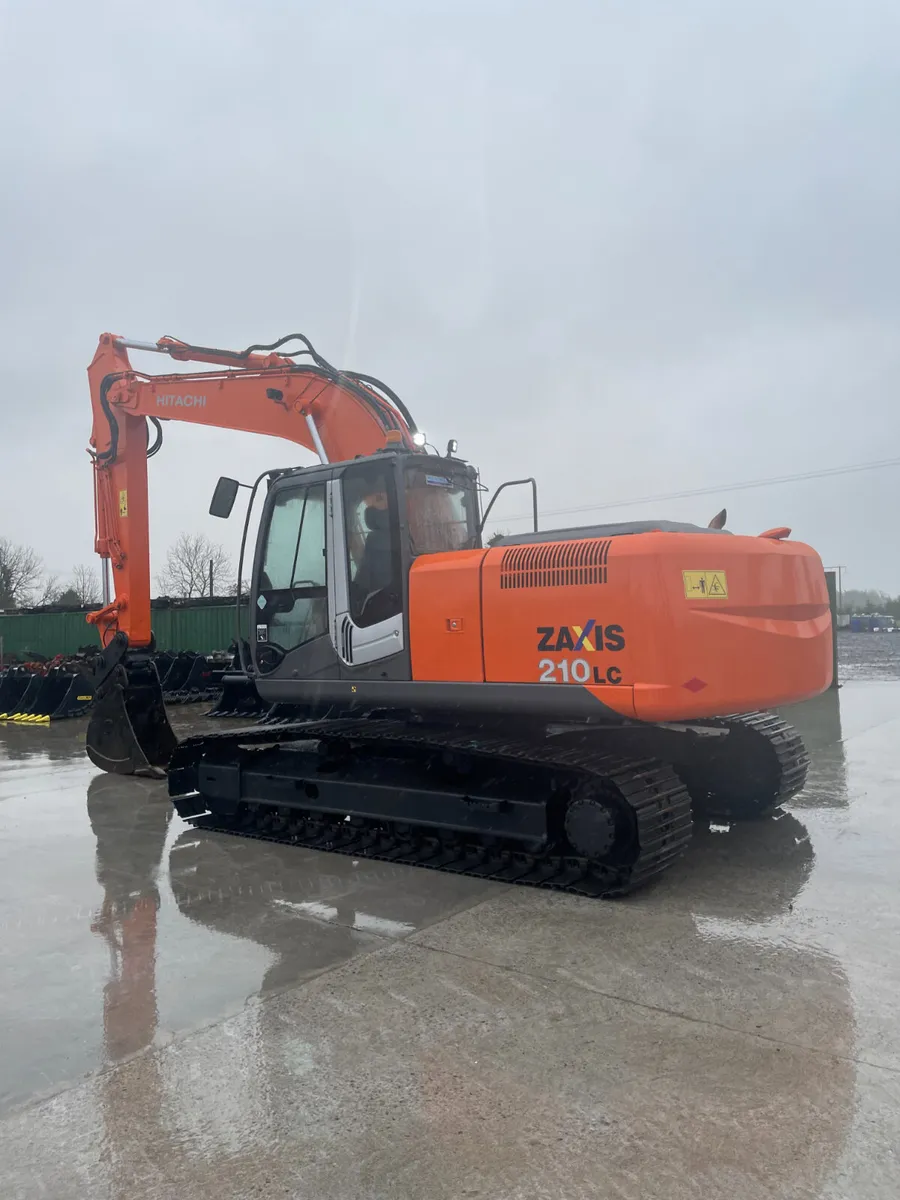 HITACHI ZX210-3 - Image 4