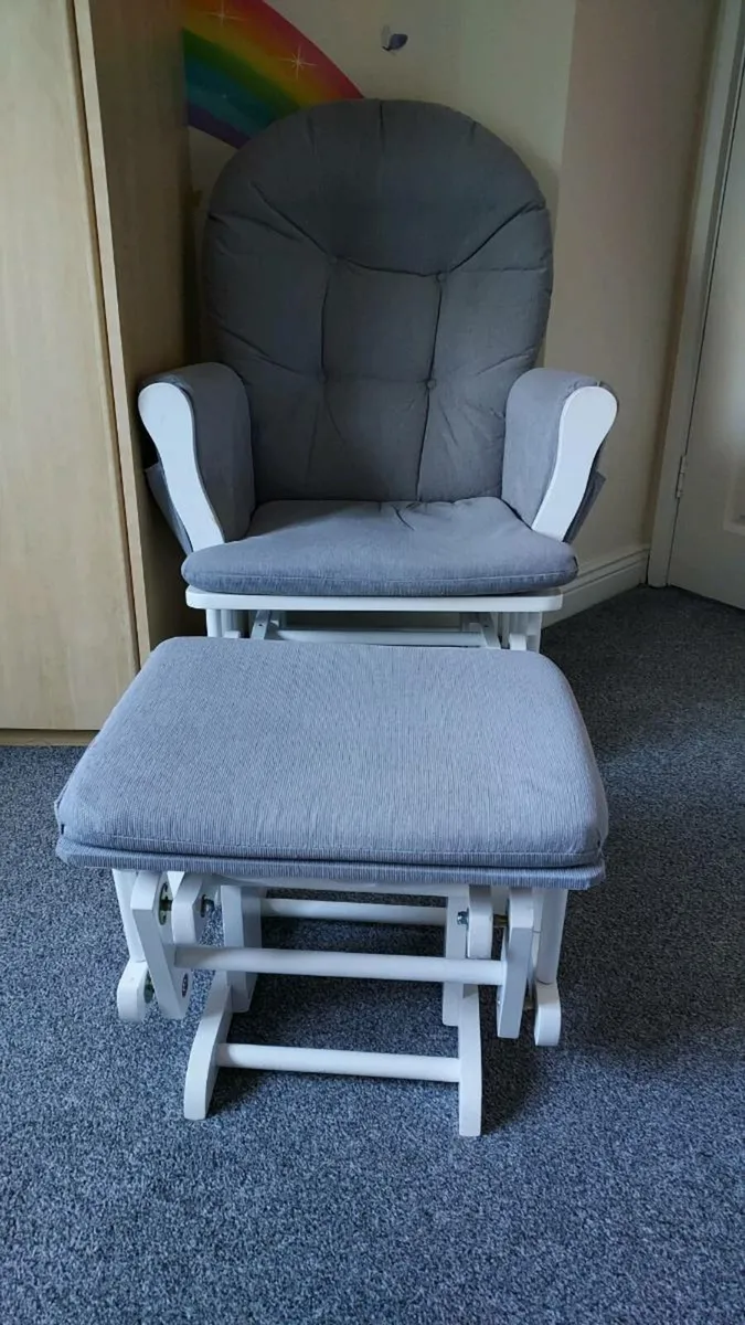 Rocking chair and footstool - Image 1