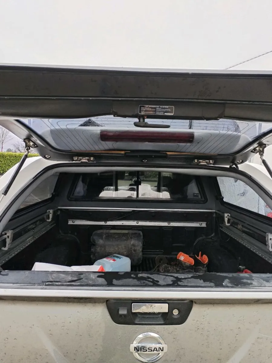 Nissan navara np300 canopy - Image 4