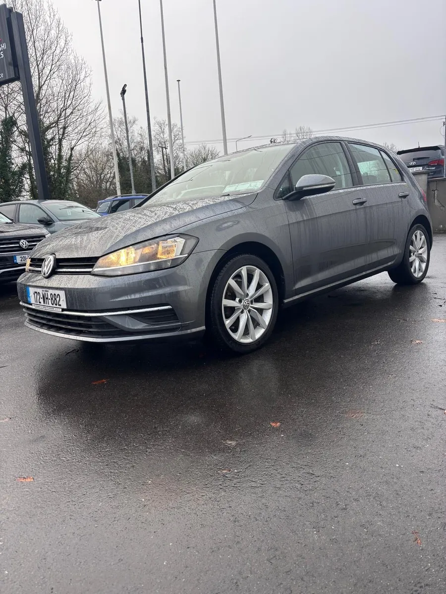 2017 Volkswagen Golf - Image 2