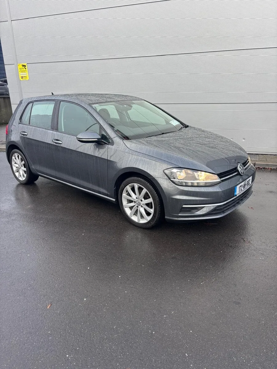 2017 Volkswagen Golf - Image 1