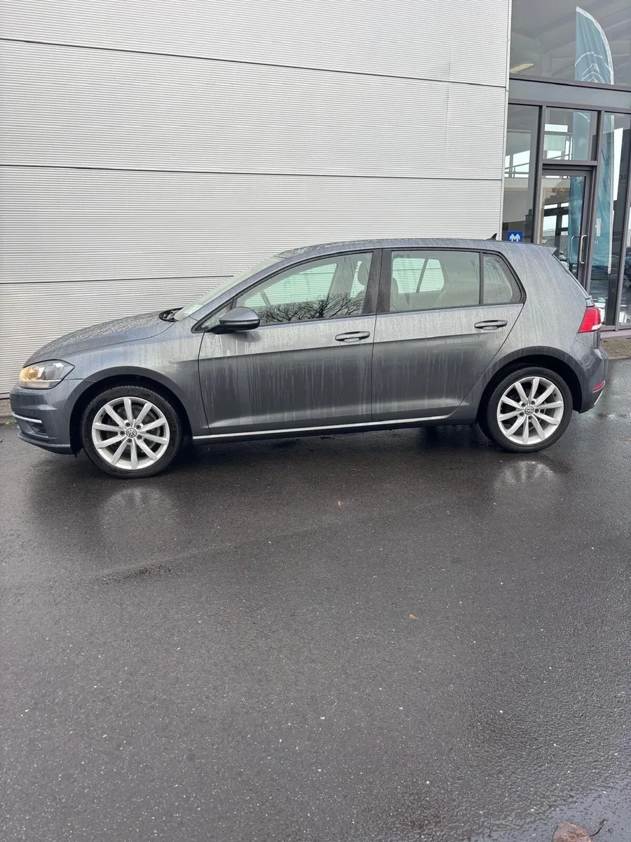 2017 Volkswagen Golf - Image 4