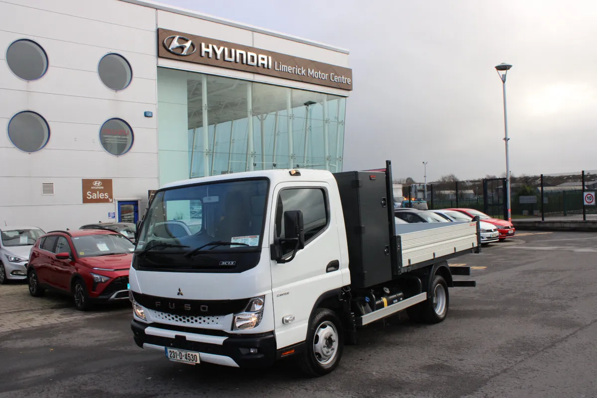 Mitsubishi FUSO 2023 - Image 1