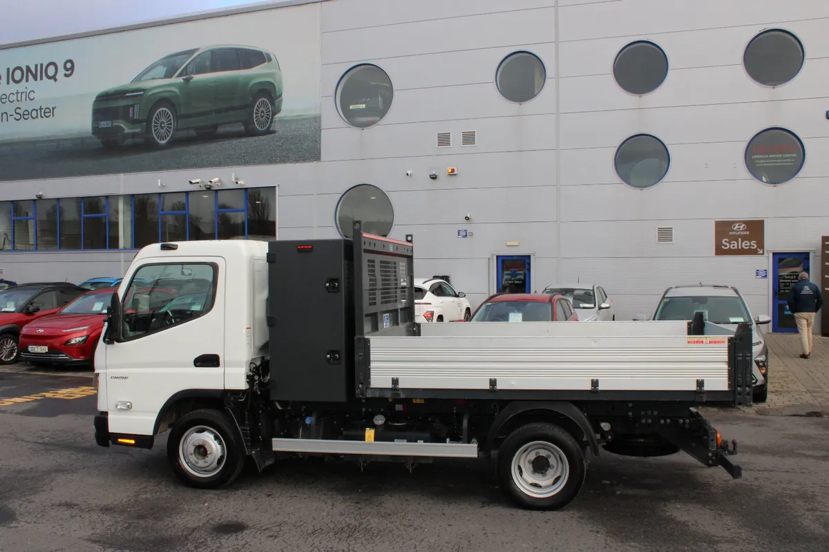 Mitsubishi FUSO 2023 - Image 2