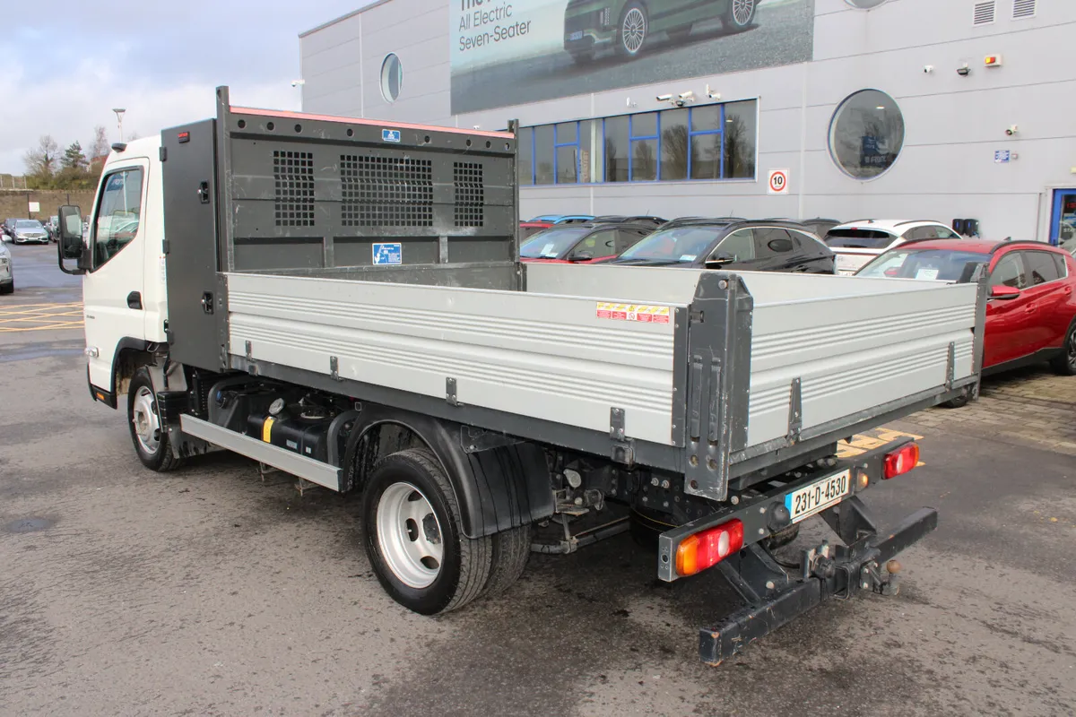 Mitsubishi FUSO 2023 - Image 3