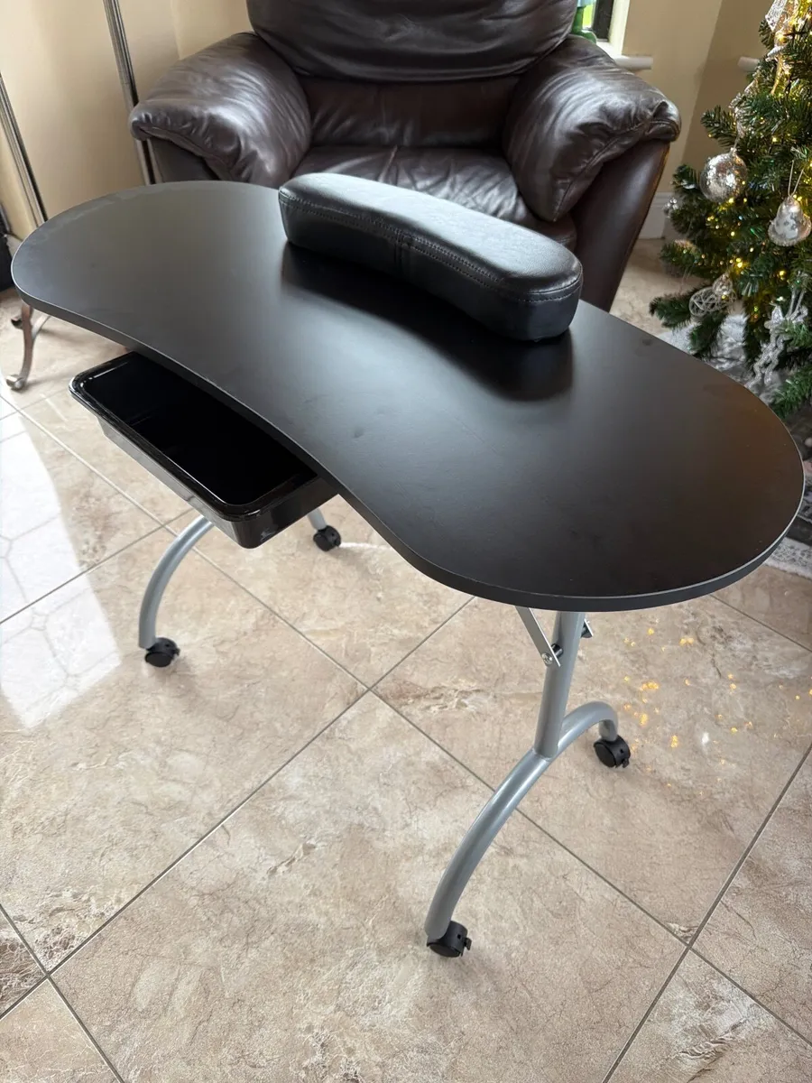 Foldable Manicure Table - Image 1