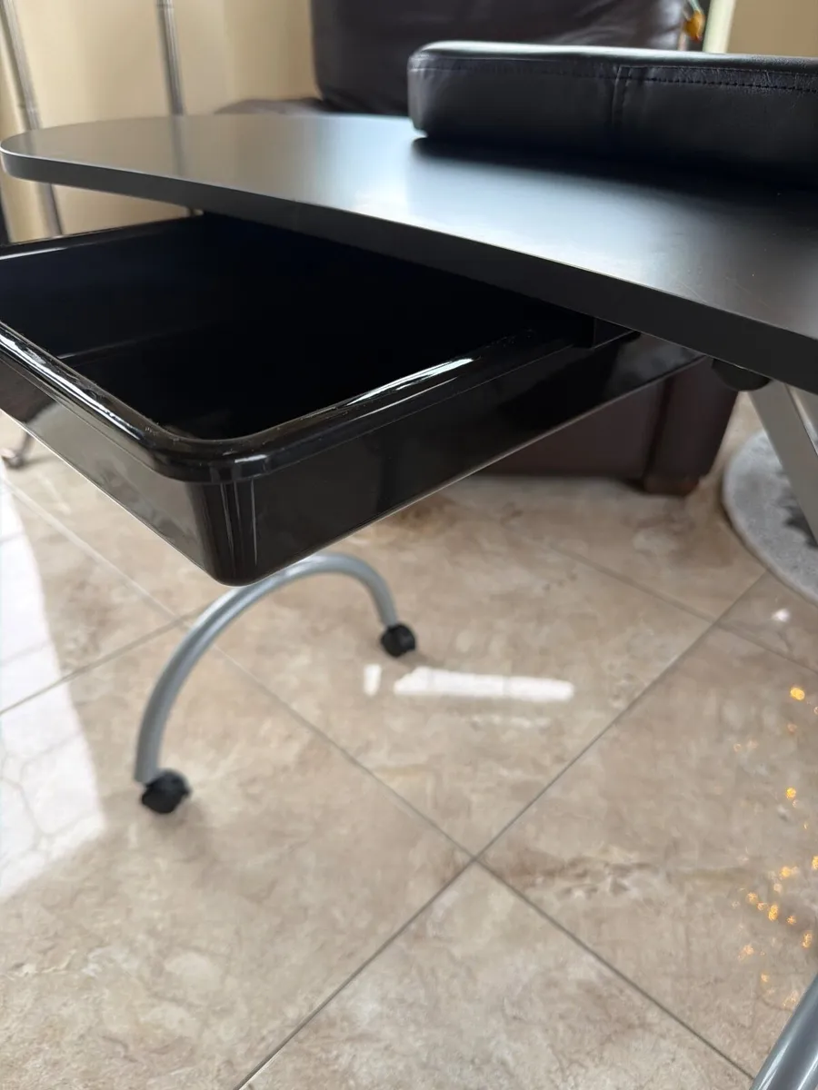 Foldable Manicure Table - Image 4