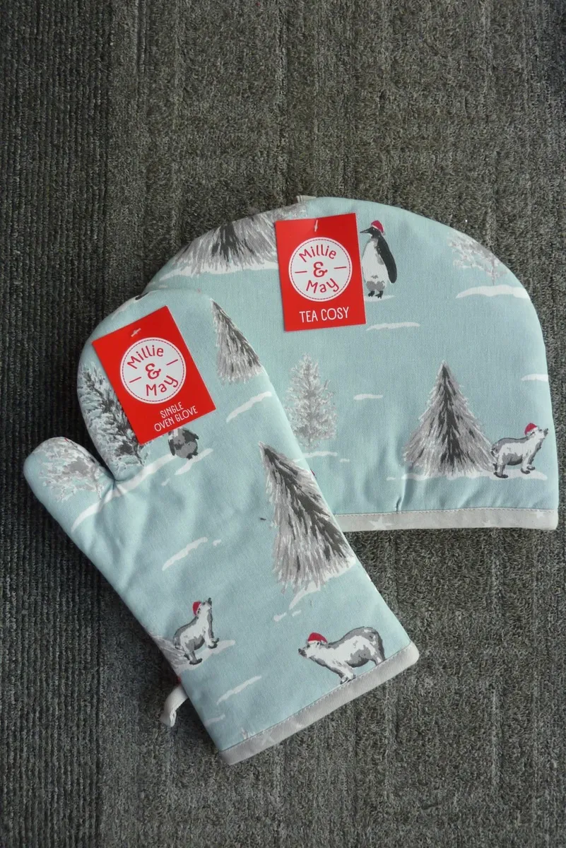 Single oven glove and tea cosy