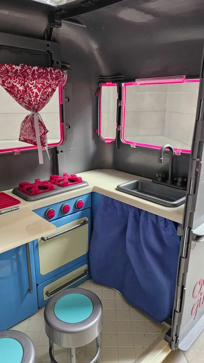 OUR GENERATION Camper van RV with food accessories - Image 2