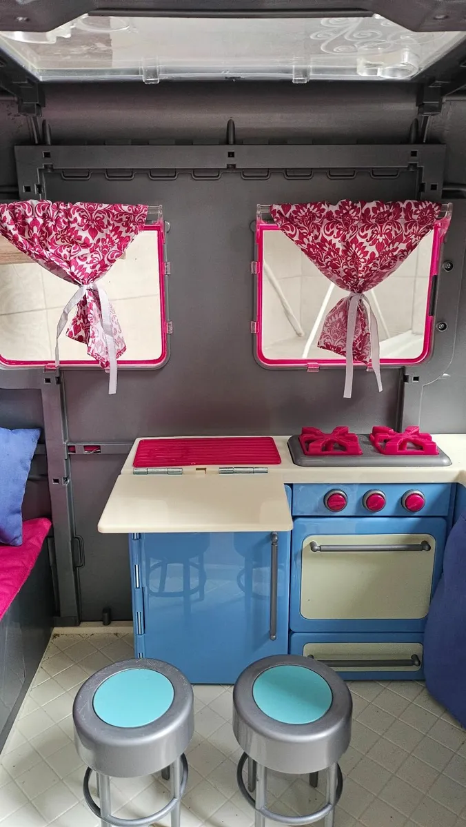 OUR GENERATION Camper van RV with food accessories - Image 3