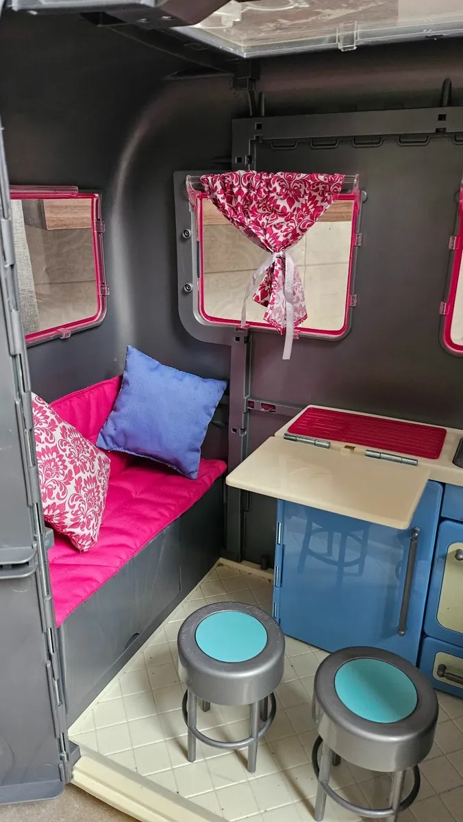 OUR GENERATION Camper van RV with food accessories - Image 4