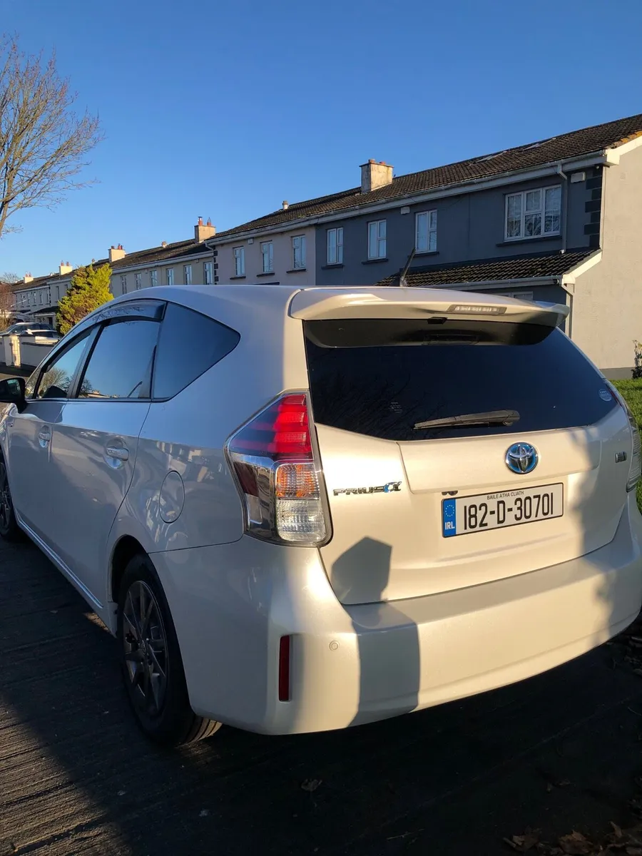 Prius Plus 7 Seater Toyota Hybrid MPV - Image 4