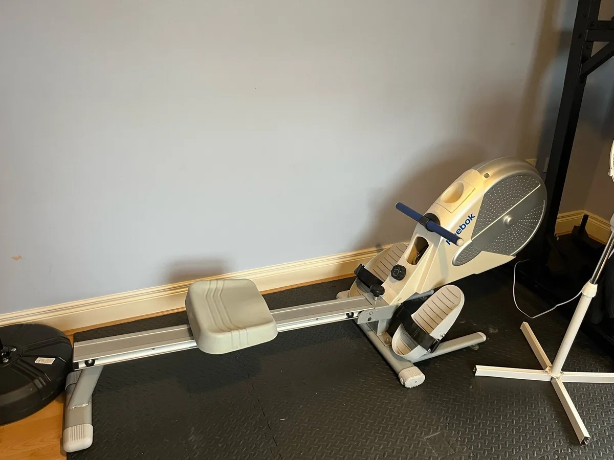 Reebok rowing machine for parts or repair - Image 2