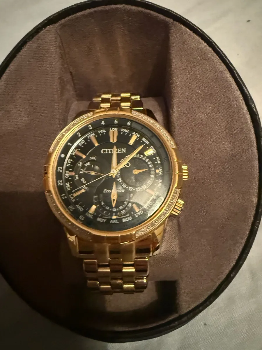 The real deal of genuine gold watch - Image 1