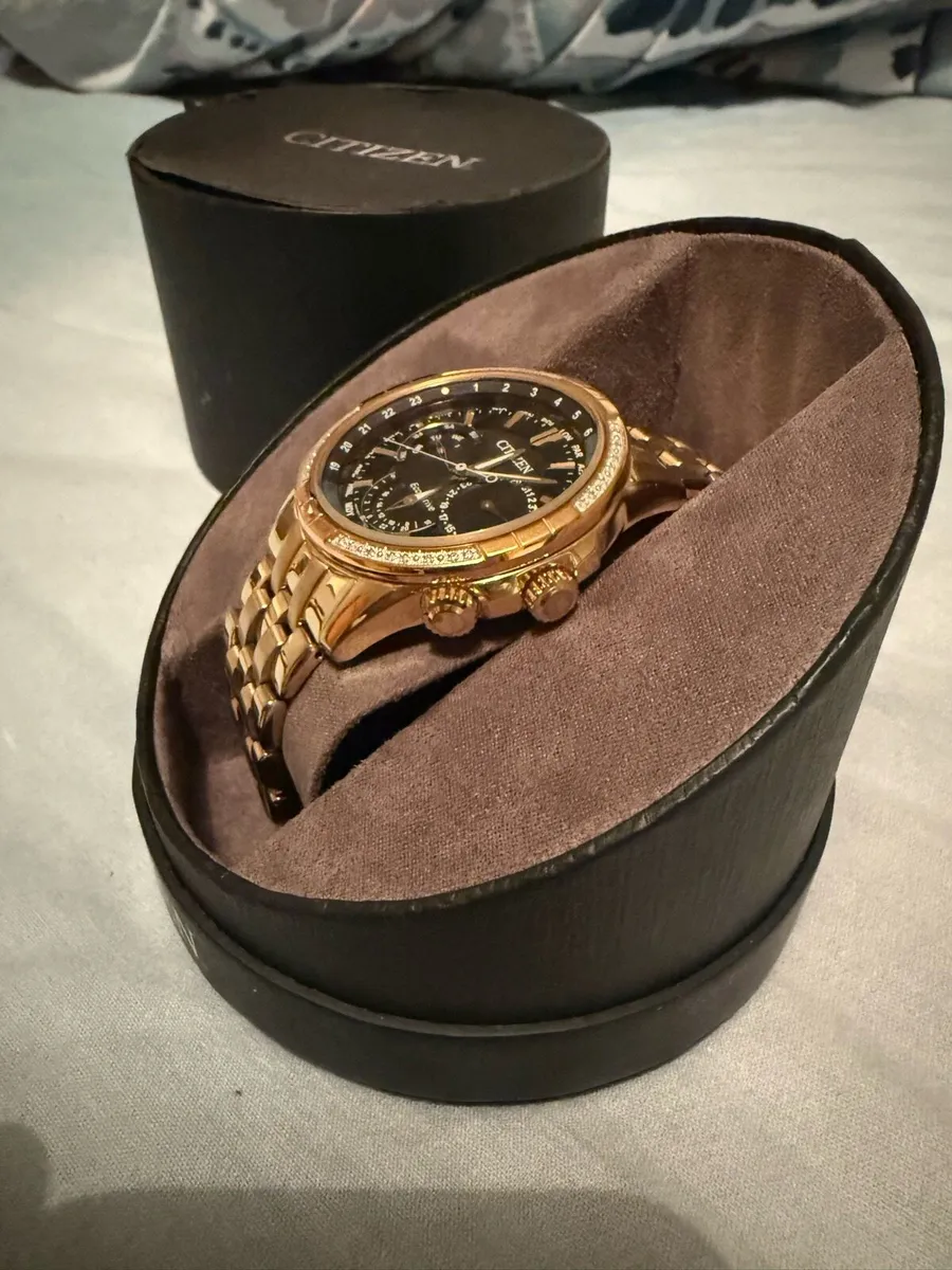 The real deal of genuine gold watch - Image 3