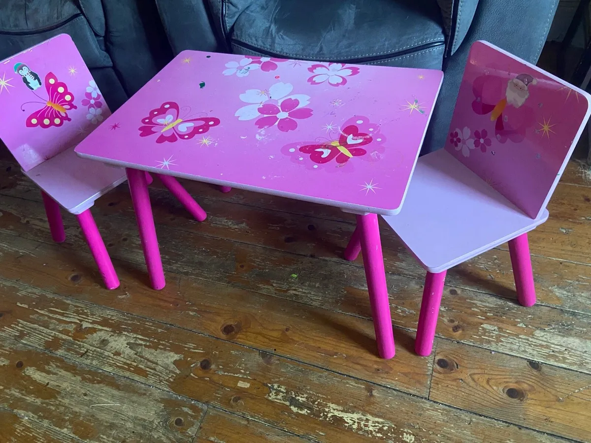 Free kid’s play table & chairs - Image 1