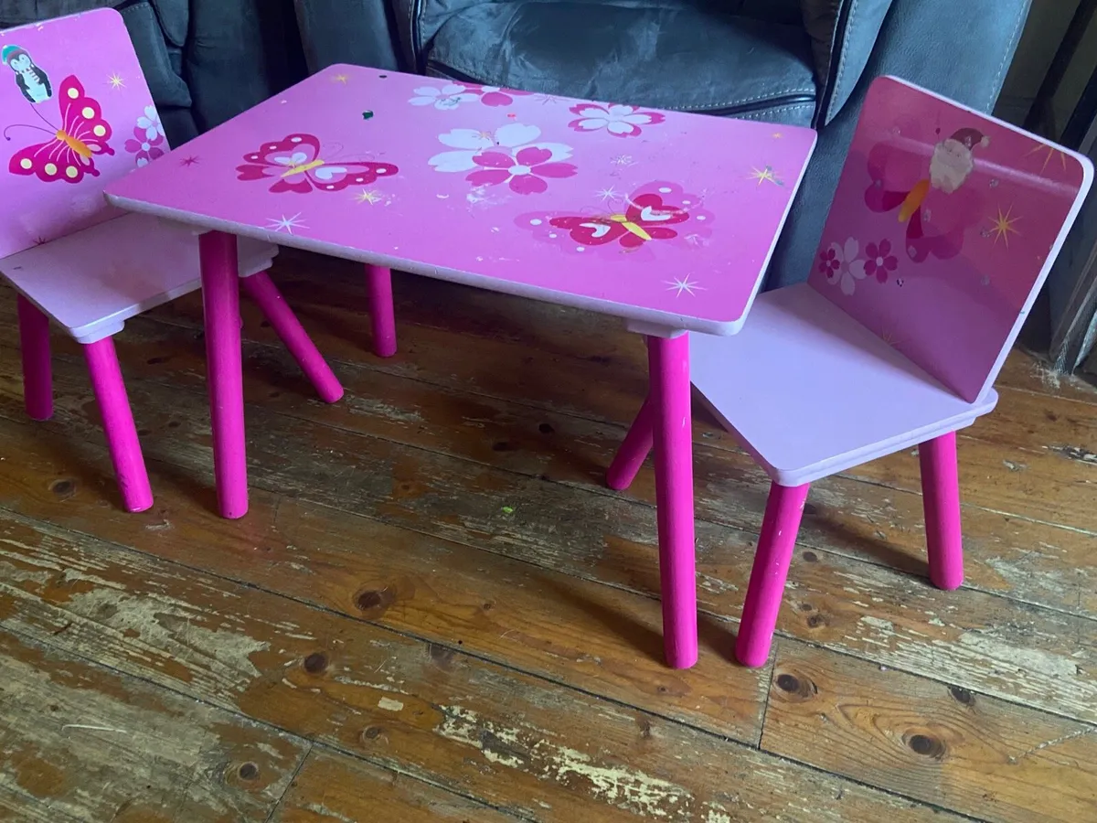 Free kid’s play table & chairs - Image 2