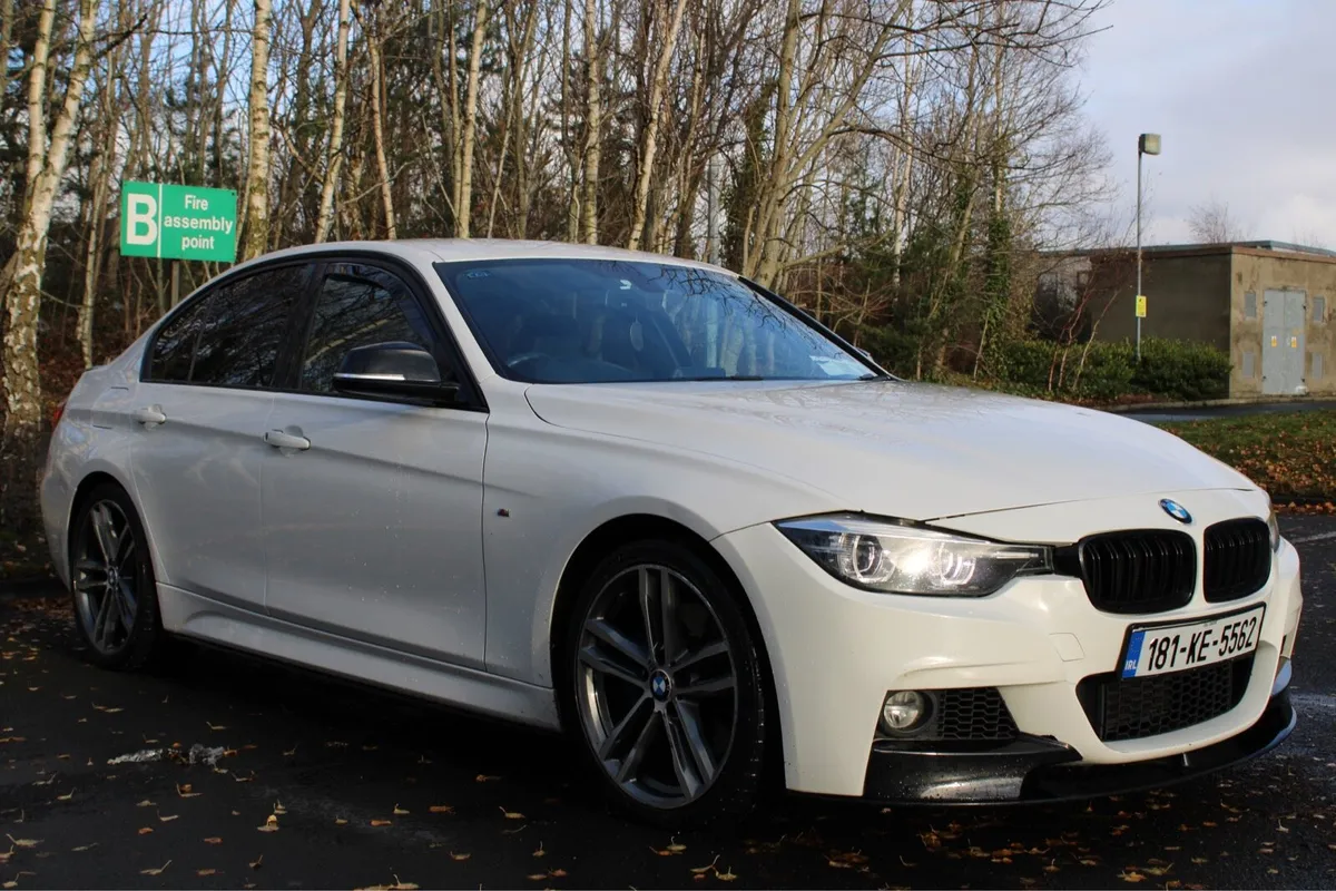 BMW 320i M-Sport Shadow Edition - Image 4