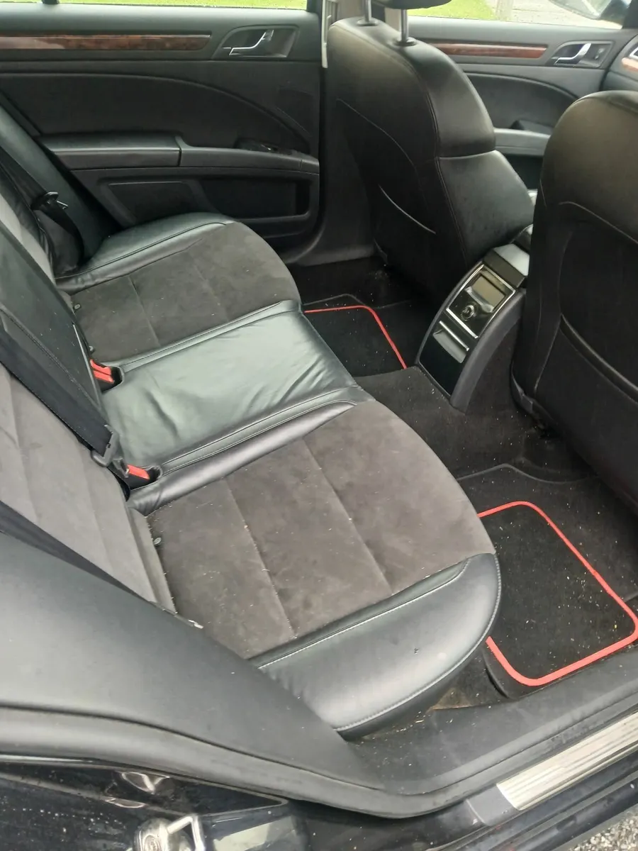 Skoda Superb 2012 - Image 2