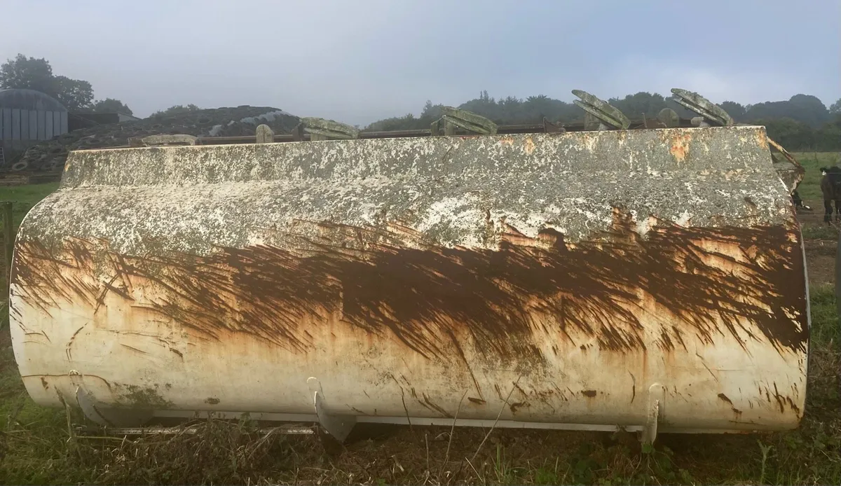 Water tank - Image 1