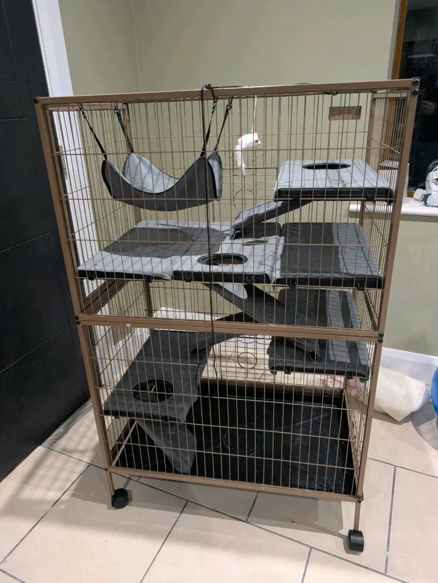 Small pet cage - Image 1