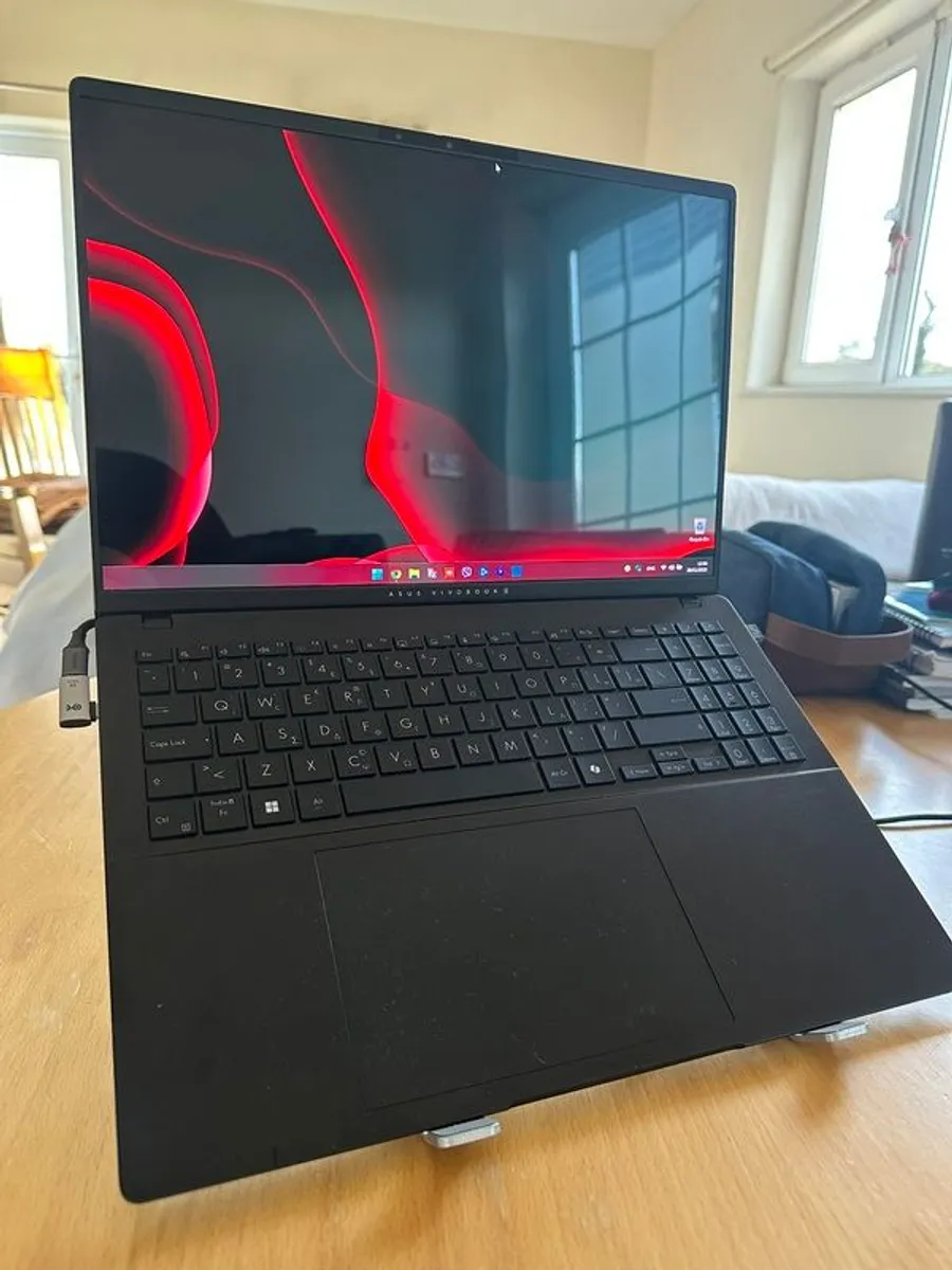 Asus Ryzen Ai 9 365/24gb Ram/1tb Ssd/16" 3k Oled/w11 - Image 2