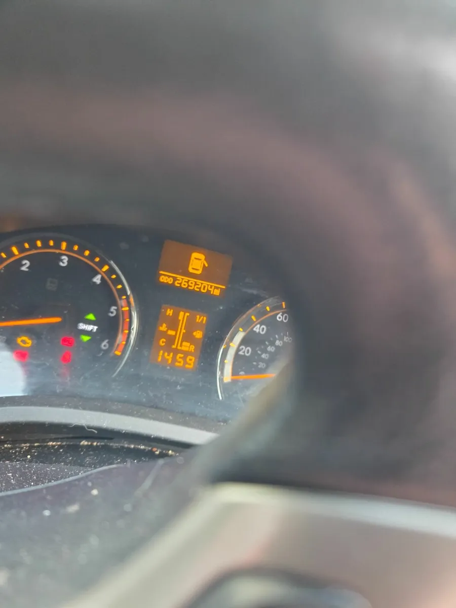 Toyota Avensis 2009 - Image 2