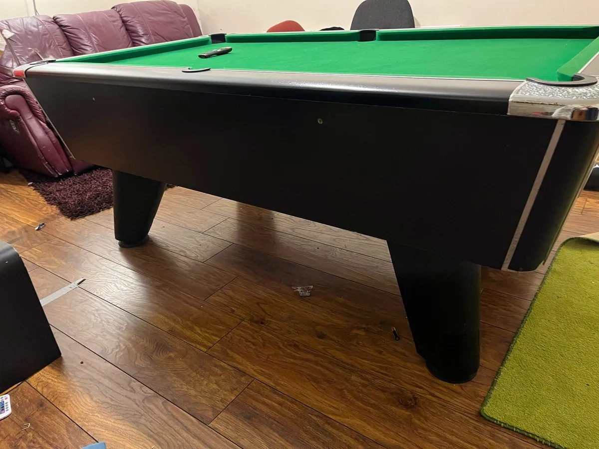 Pool table - Image 2